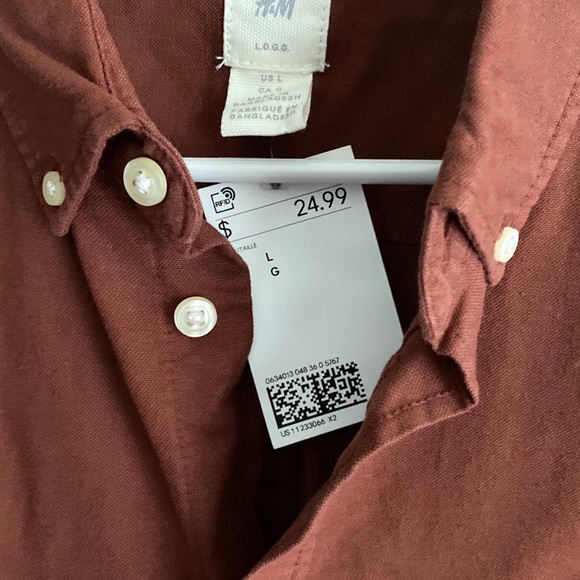 🌵SOLD🌵Red Button Down Shirt - Picture 2 of 3